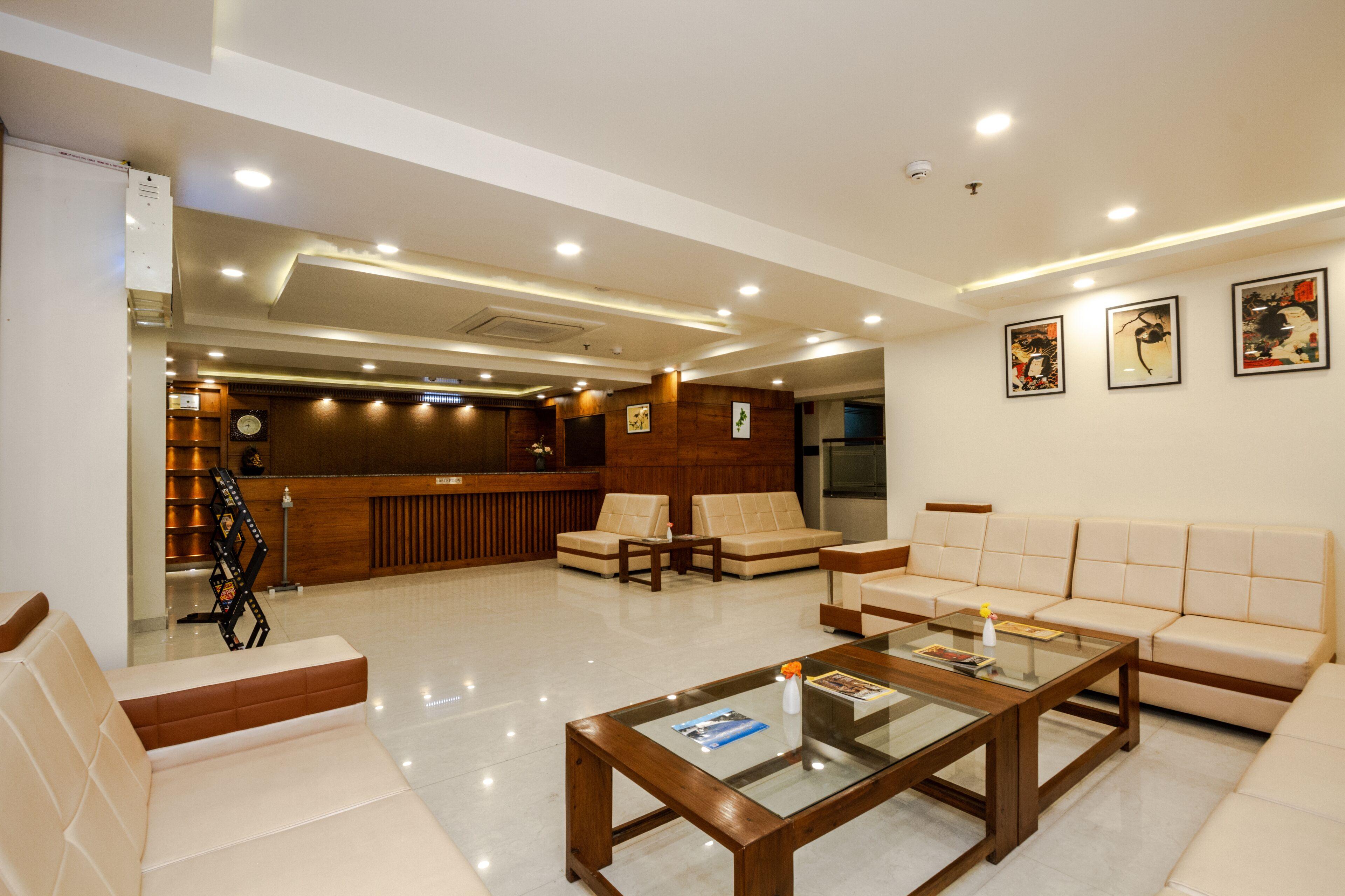 Ashapuri Residency Manali - A Centrally Heated And Air Conditioned Hotel - Manali (Himachal Pradesh) — Photos 1