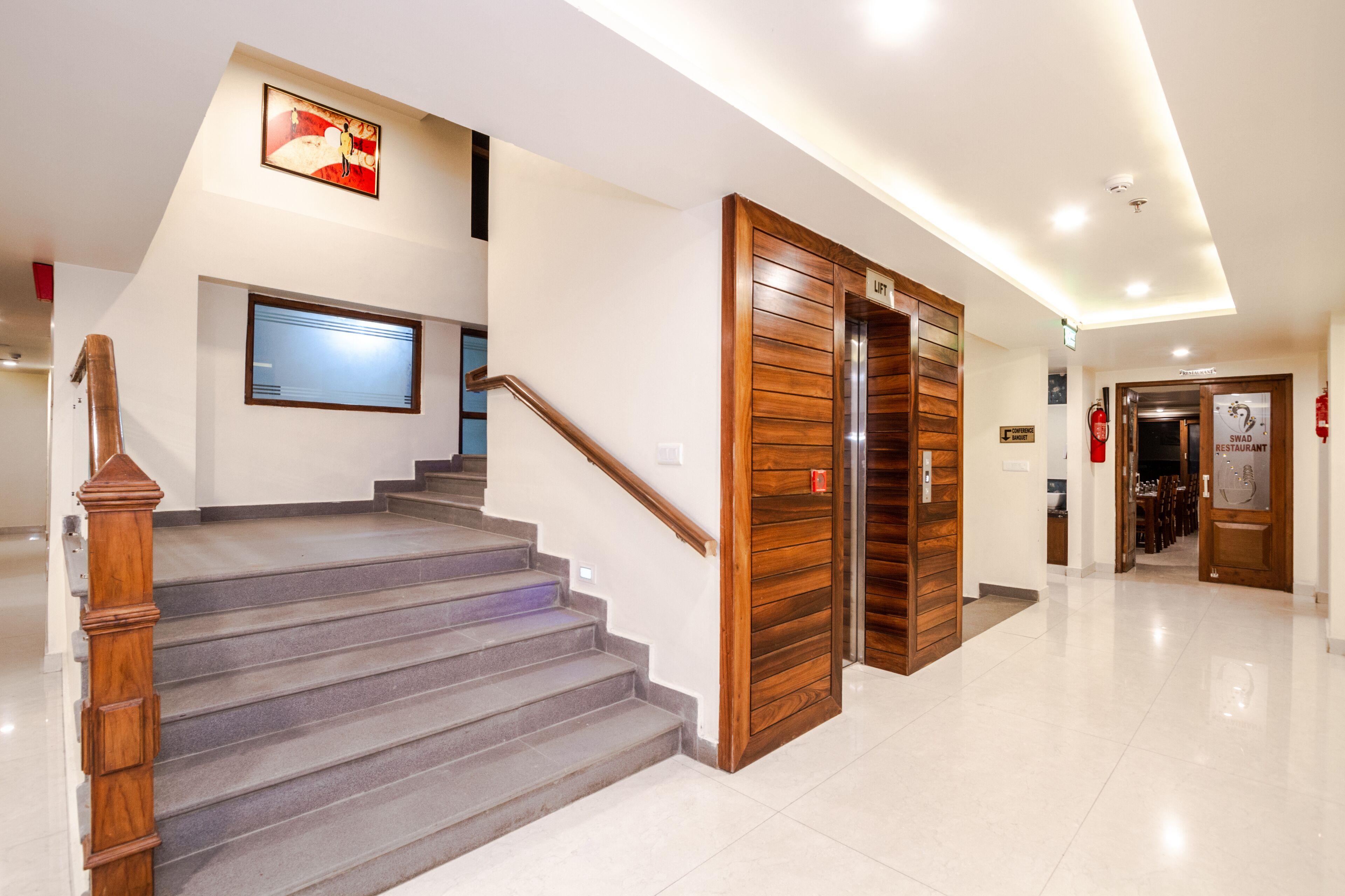 Ashapuri Residency Manali - A Centrally Heated And Air Conditioned Hotel - Manali (Himachal Pradesh) — Photos 2